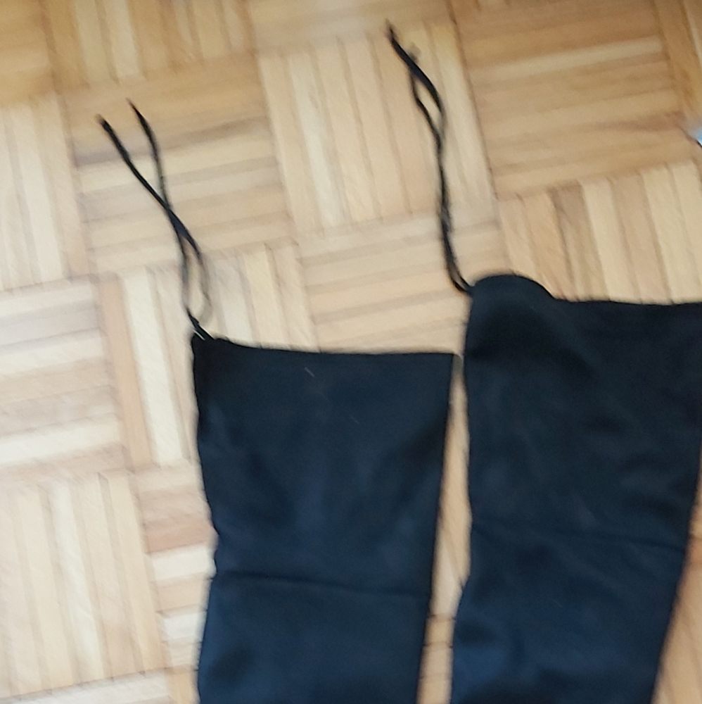Boots - Picture 4 of 5